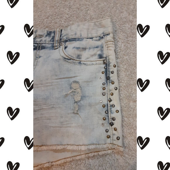 Trendy Acid-Wash Shorts w/ Rivets and Sparkles 7/8 - Picture 2 of 5